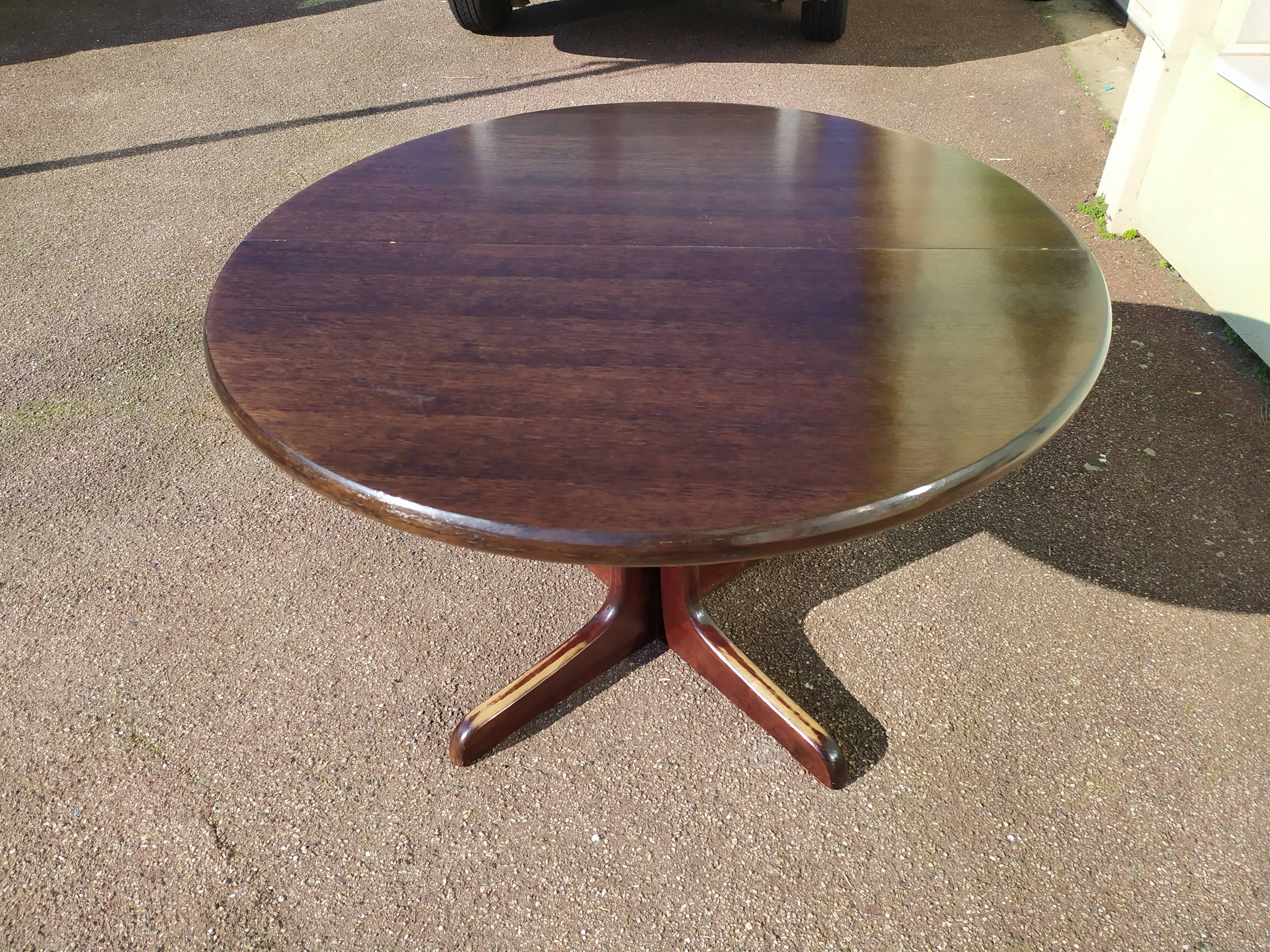 Round extendable wooden table - year 1960 - 110cm to 210cm