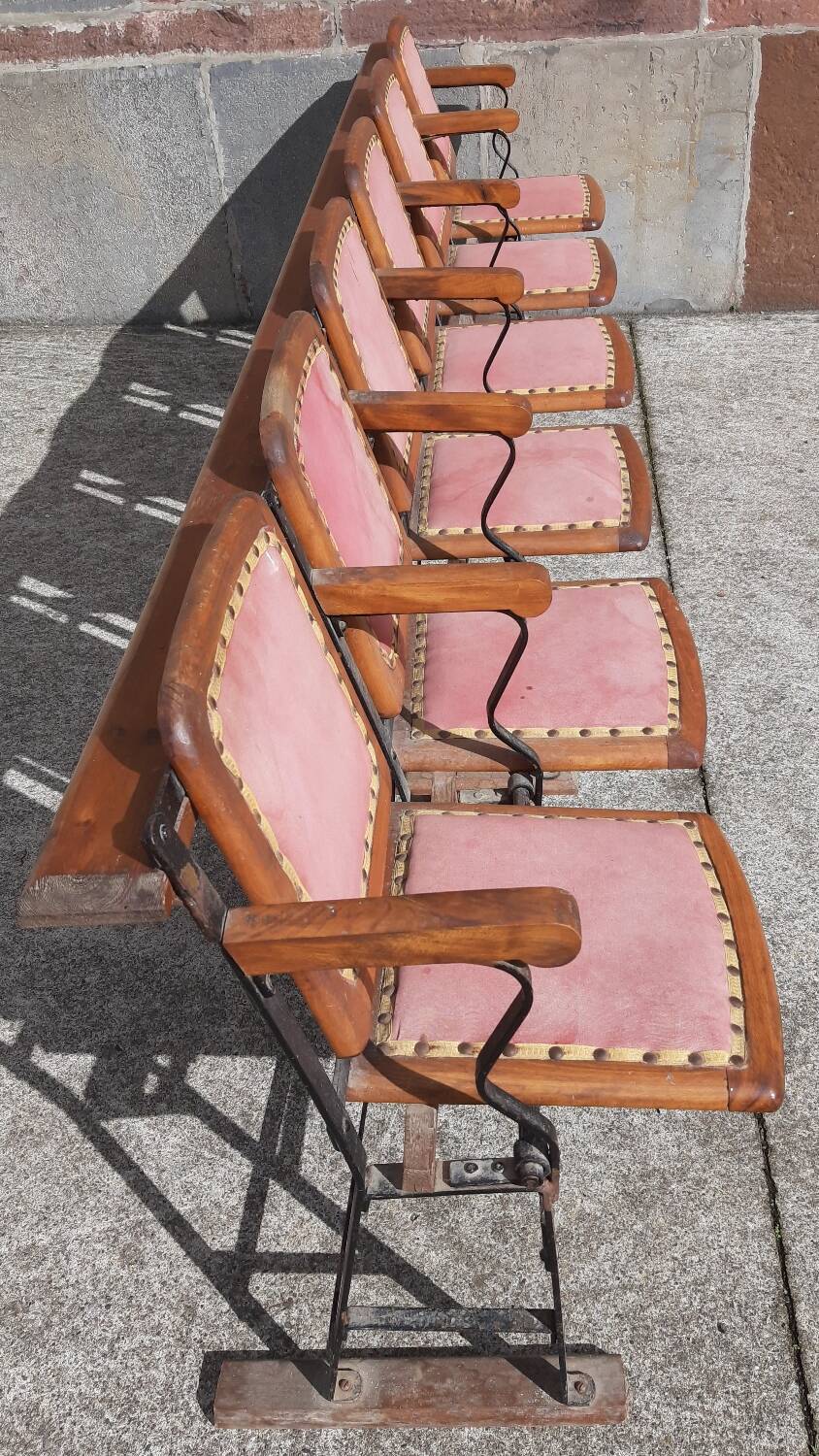 6-seater cinema seat.
