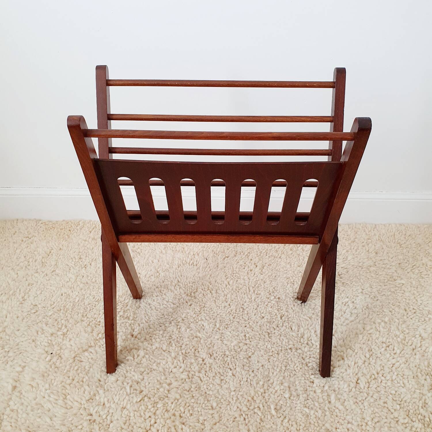 Foldable magazine rack by Cees Braakman 1960