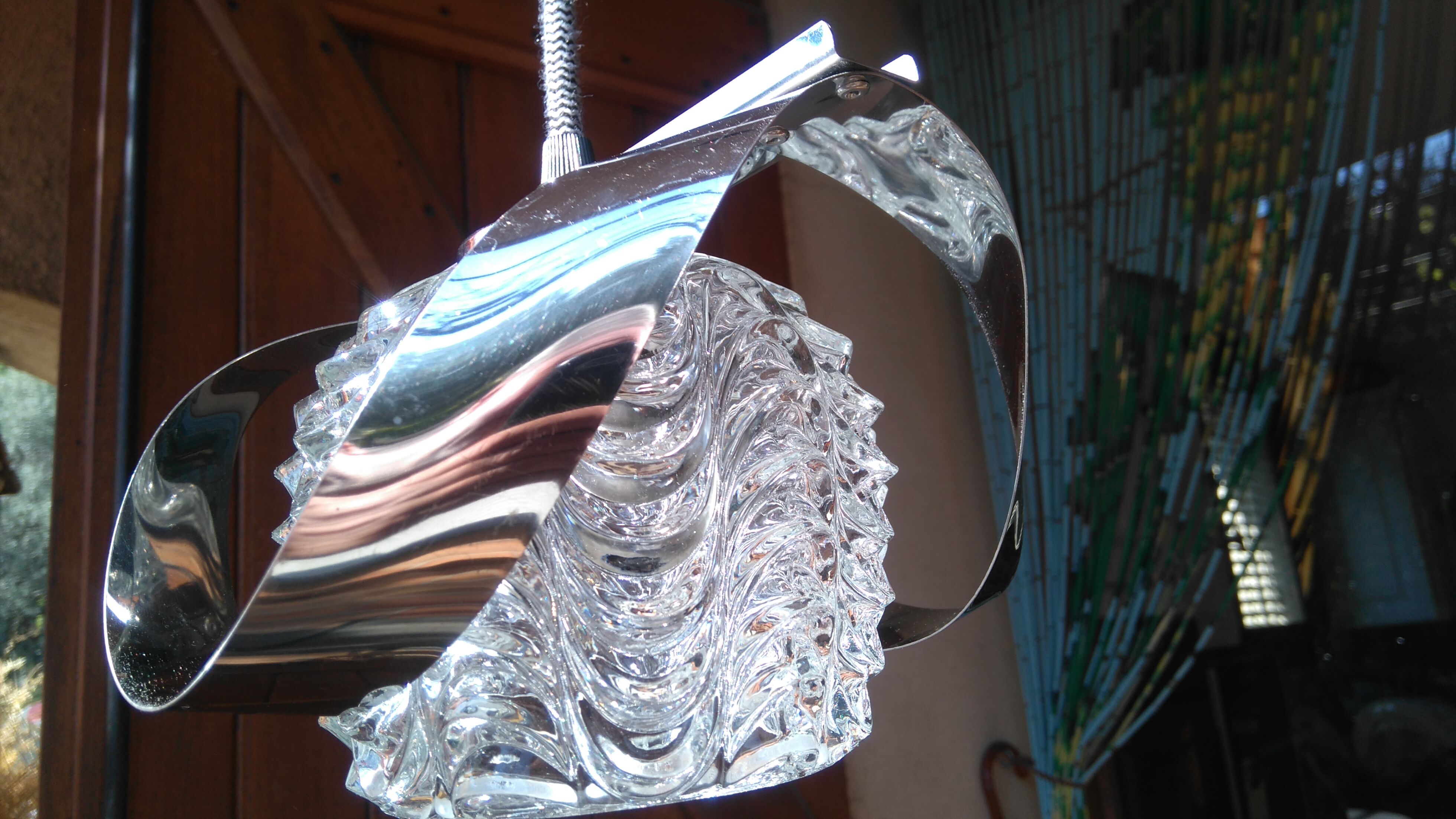 Hanging space age Sinus