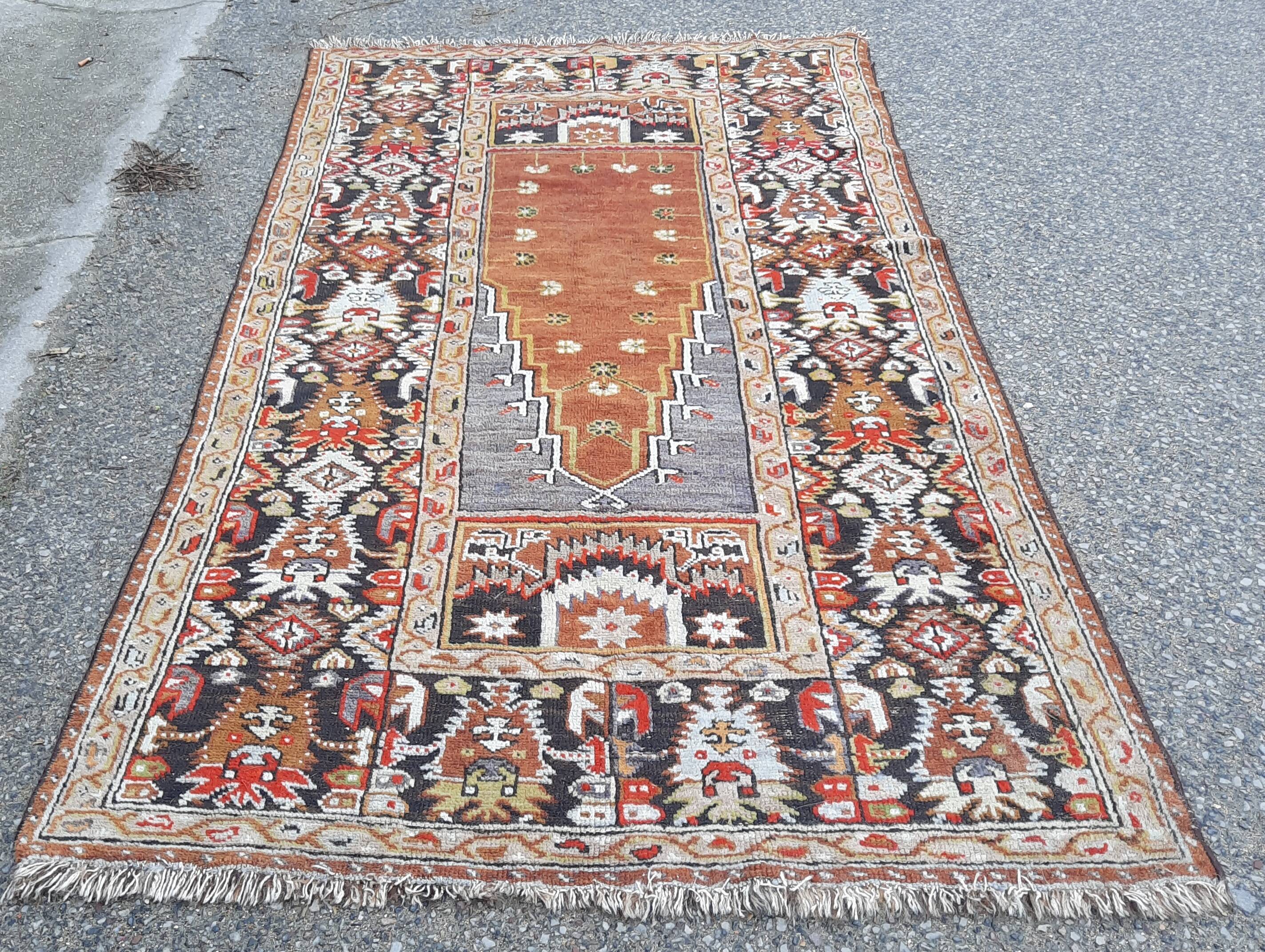 Handmade rug 190 x 107