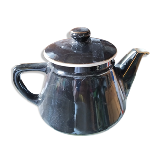 Black teapot