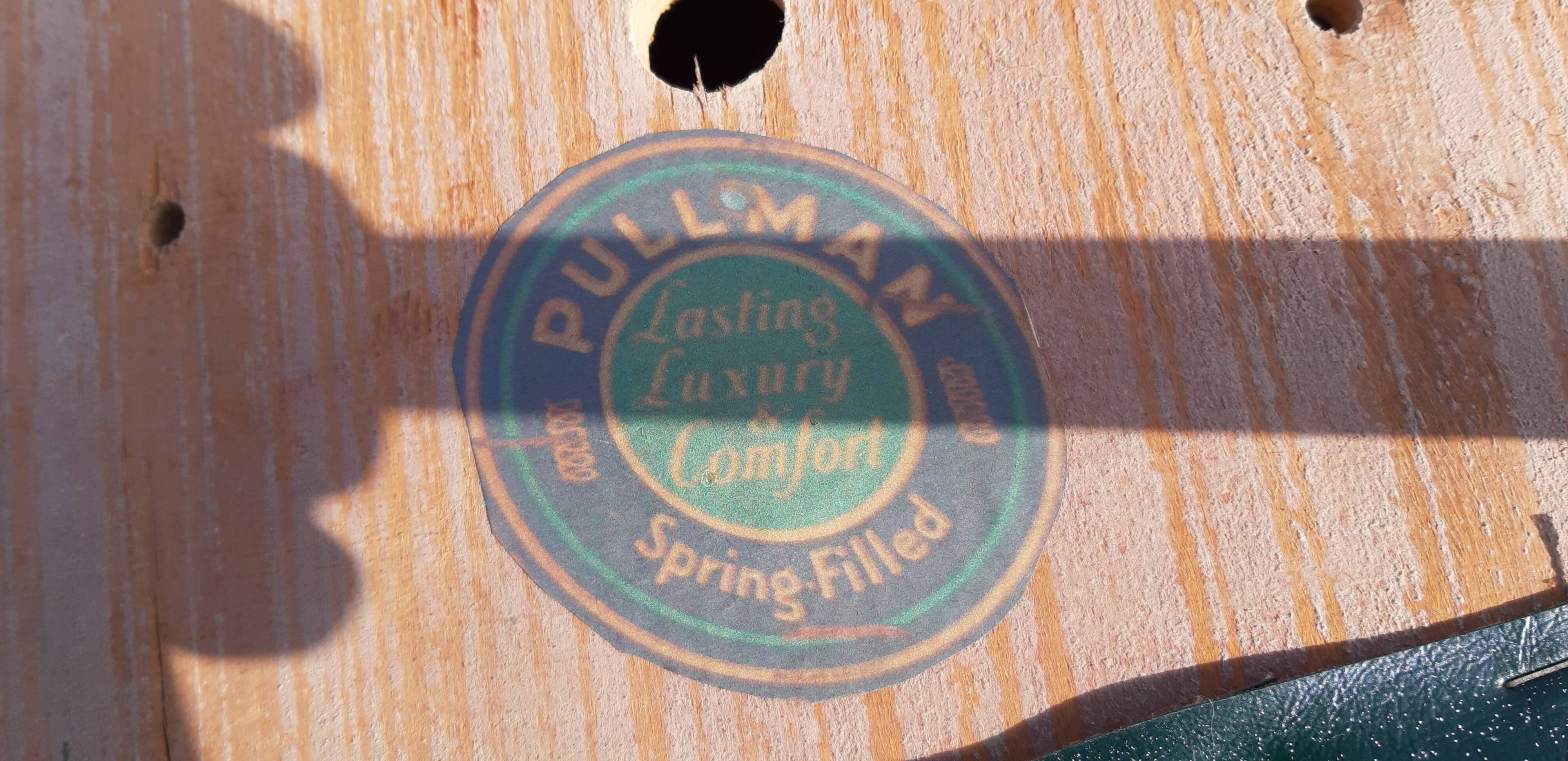 1 Chair and 2 Pullman Chairs