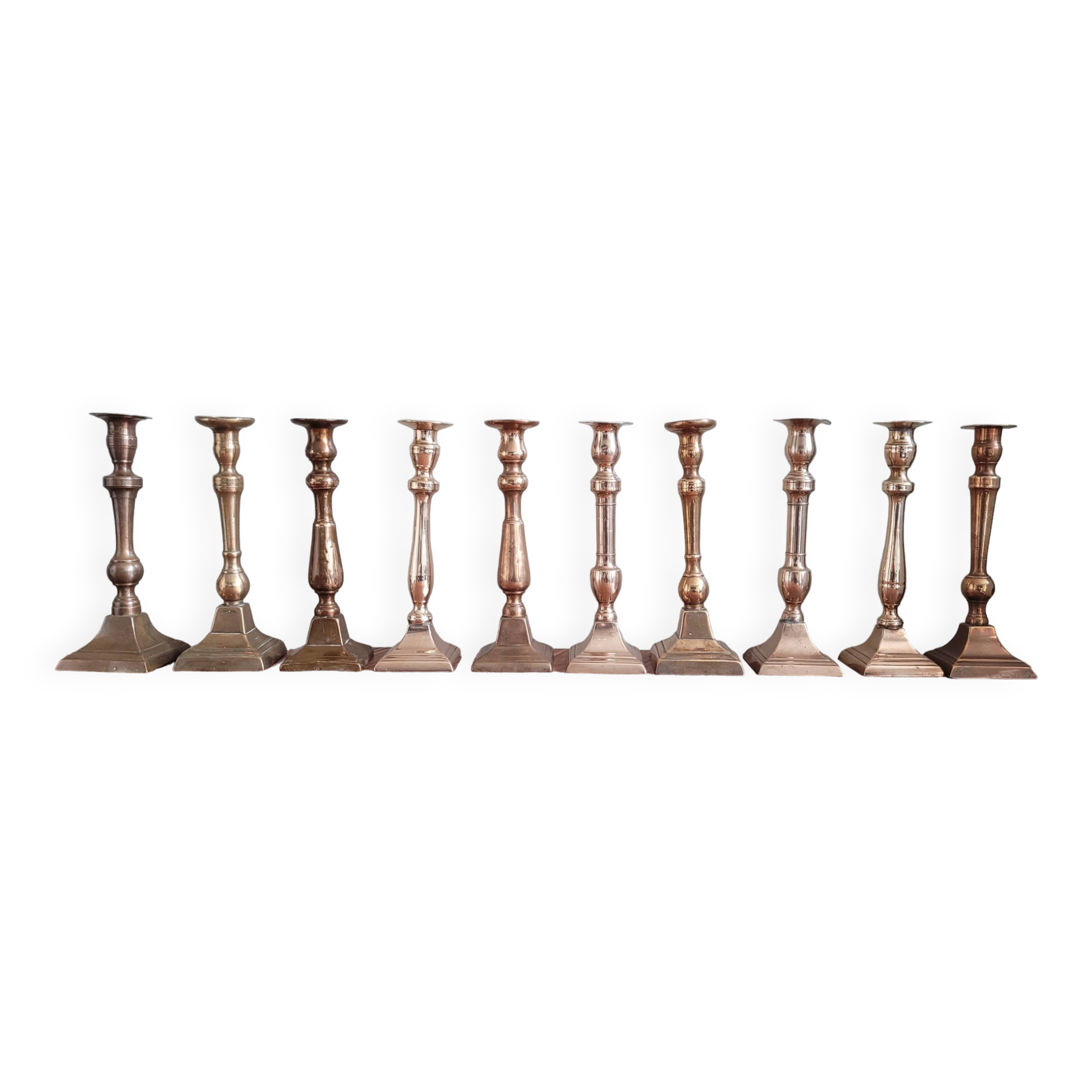 Set of 10 bronze-tinted brass candle holders 01 Pro