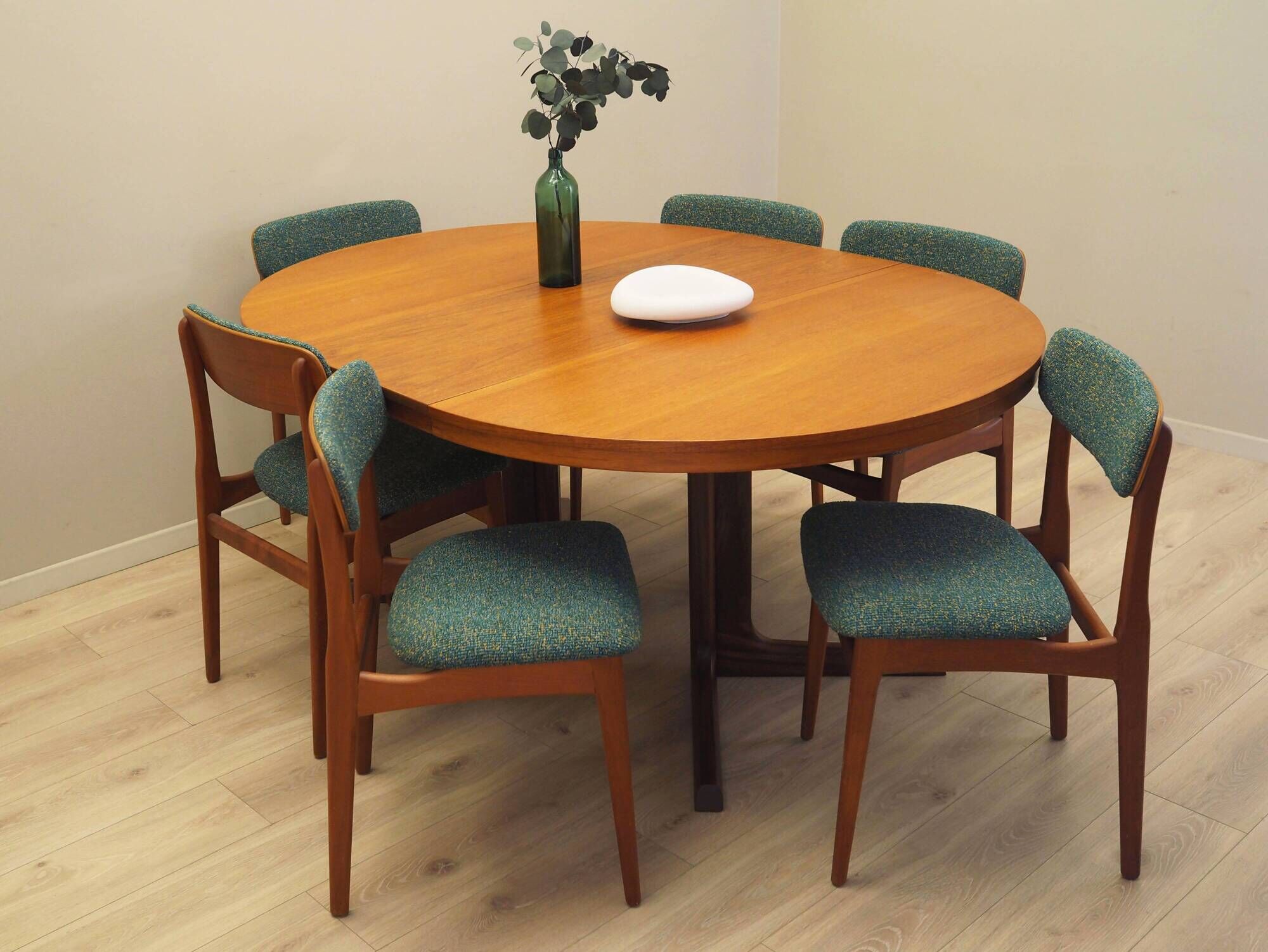 Round teak table, Danish design, 1970s, production: Denmark