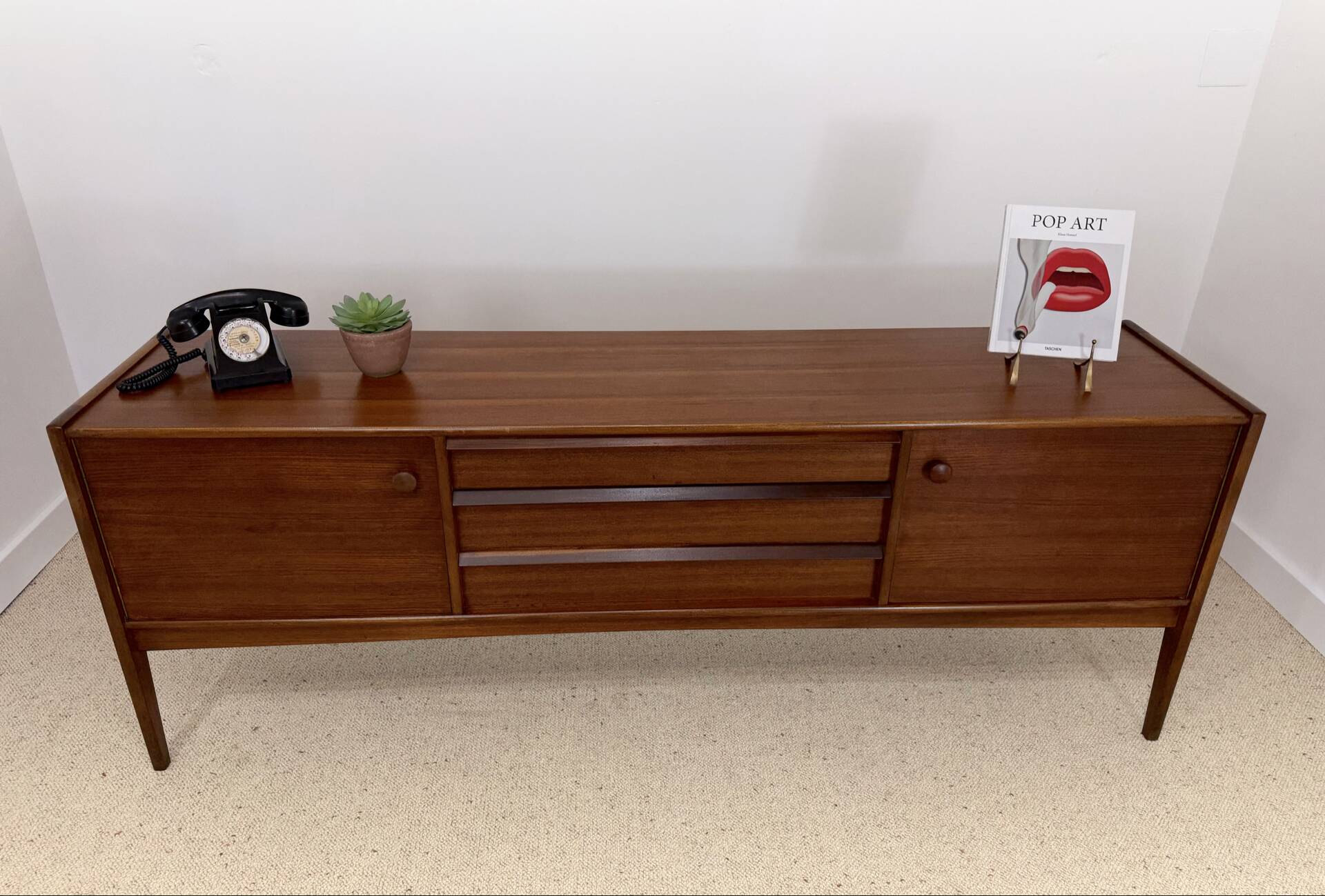 Enfilade Younger scandinave