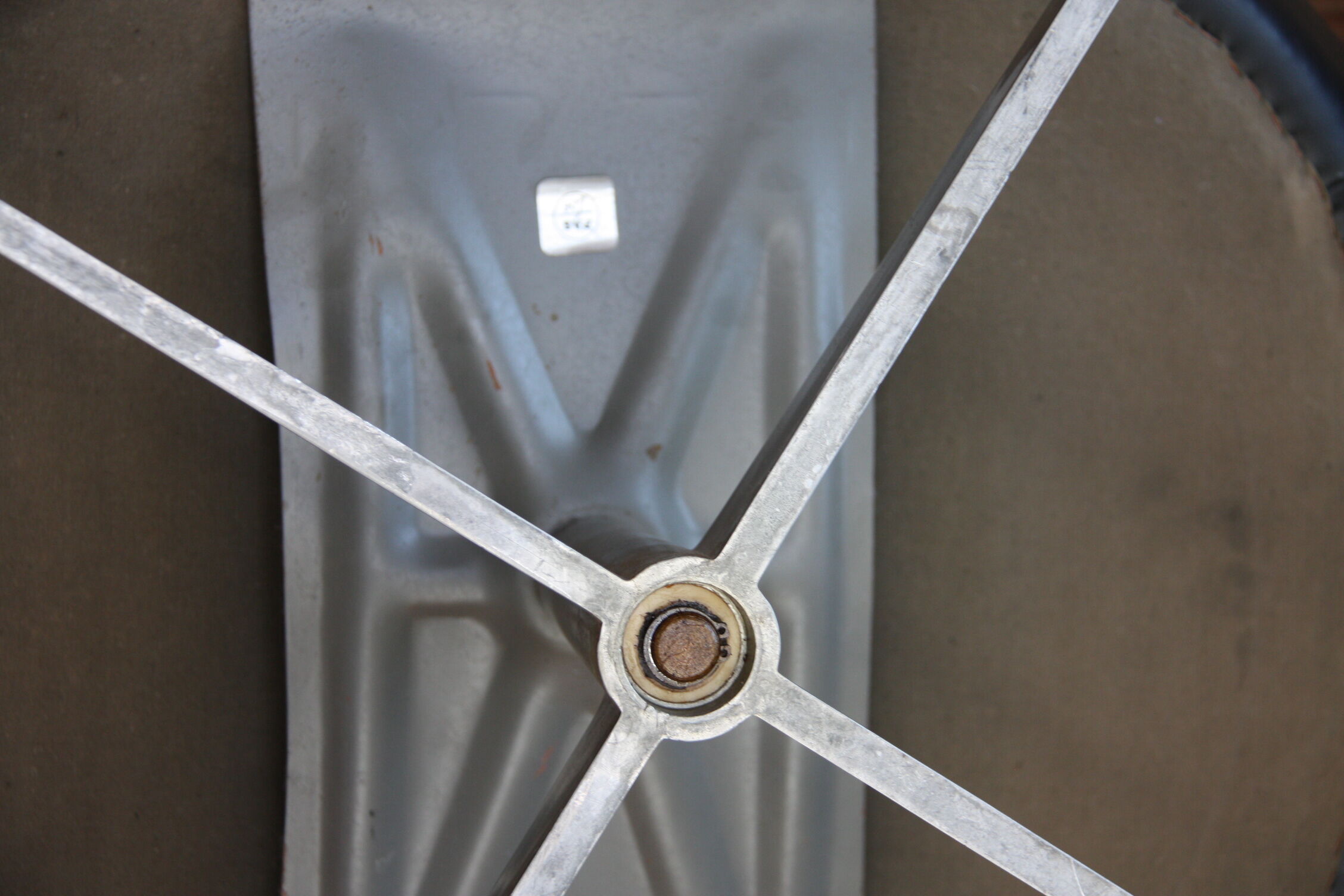 Fauteuil pivotant vintage en similicuir noir par Pastoe 60s