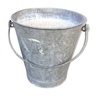 Zinc bucket