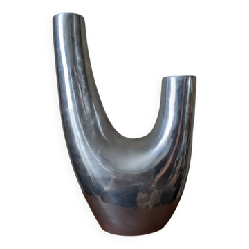 Cast aluminum vase contemporary design alternative decoration 80s