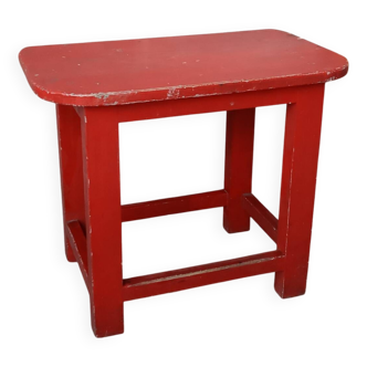 Red pine stool