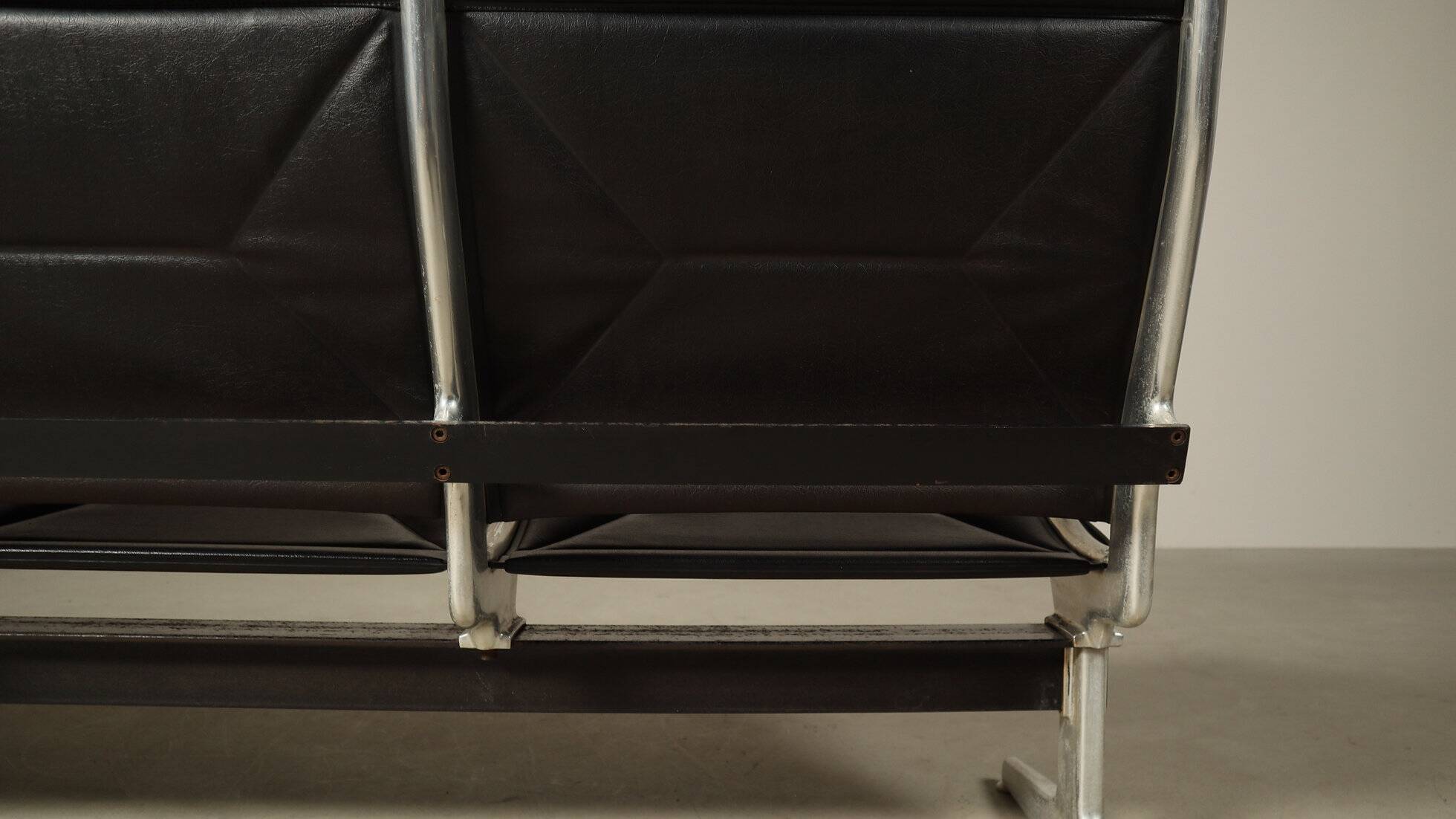Tandem Sling bench by Charles & Ray Eames, 1962