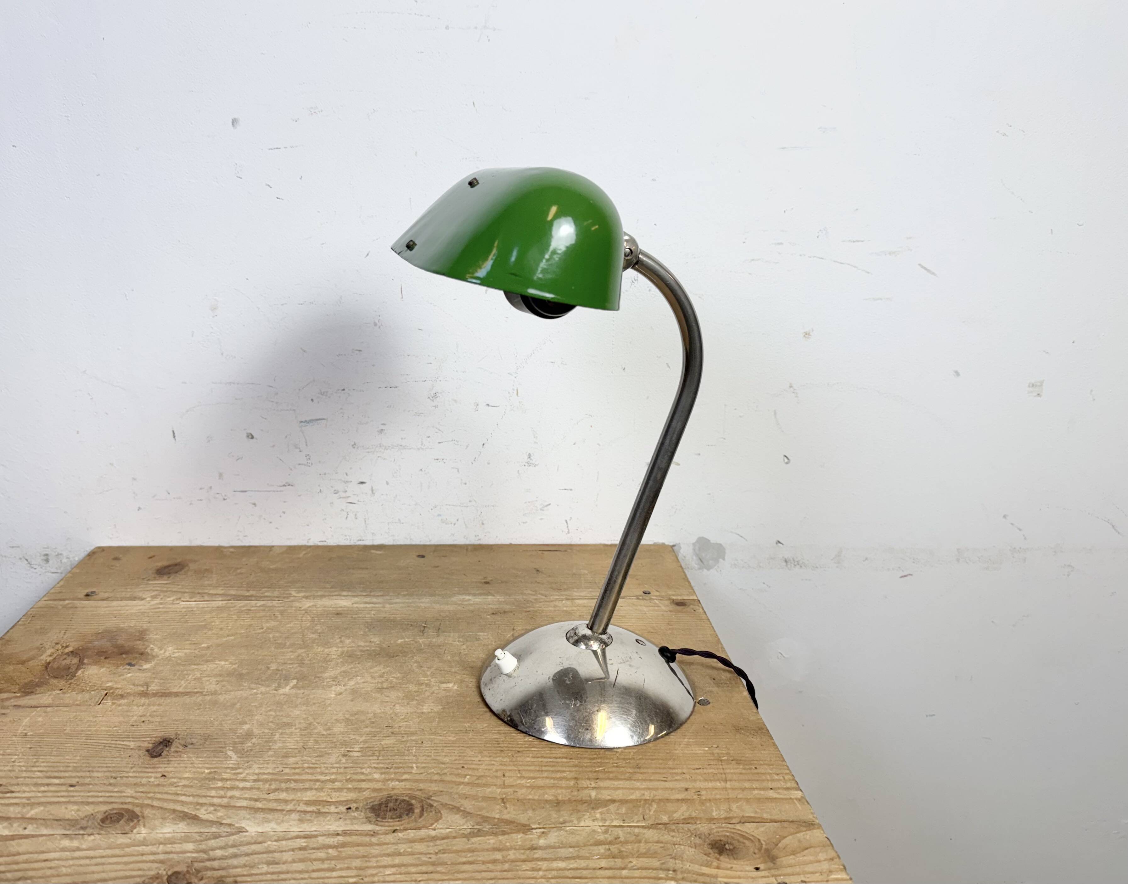 Vintage Green Enamel Bankers Table Lamp, 1950s