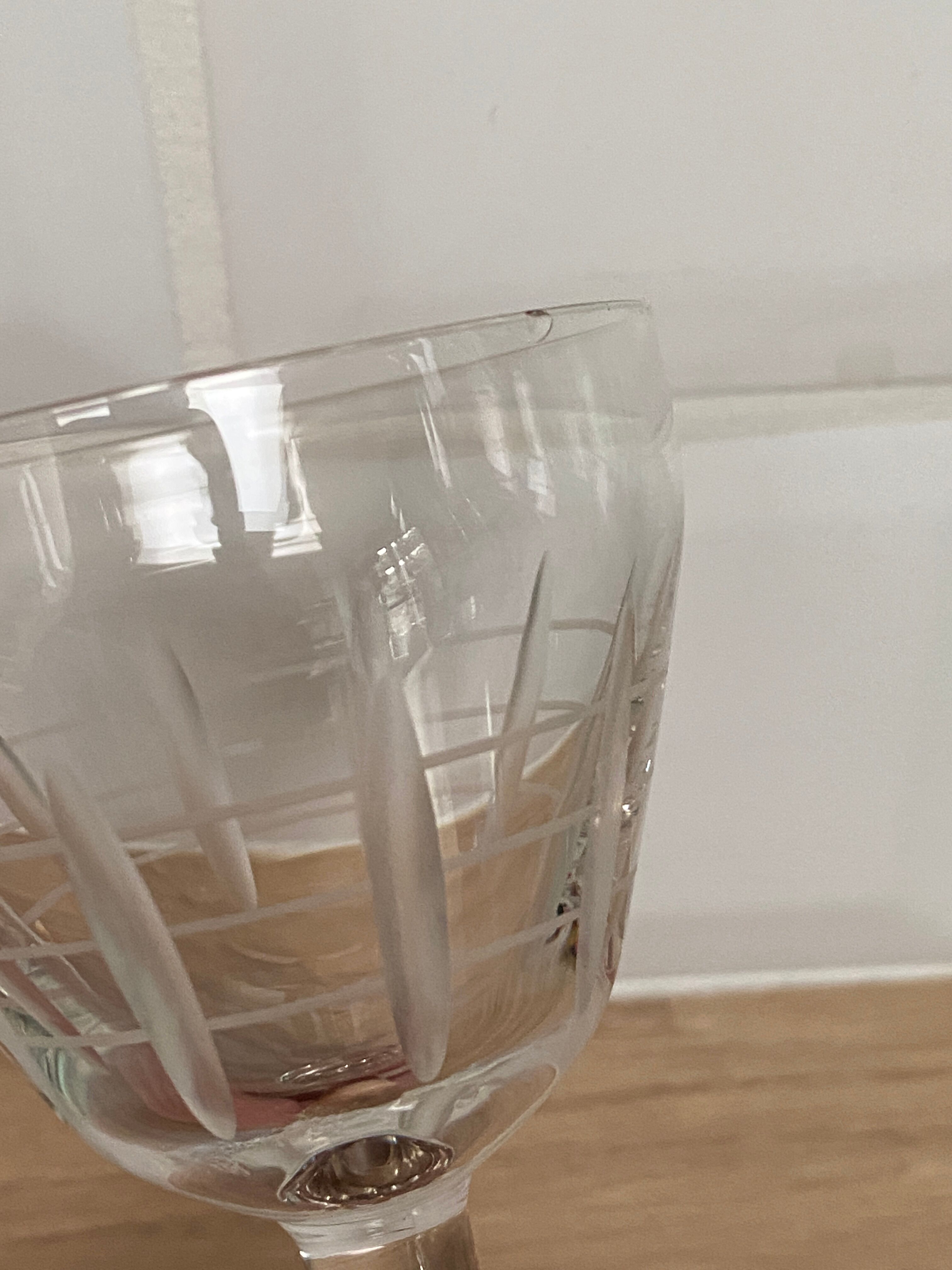 Set of 6 engraved wine glasses