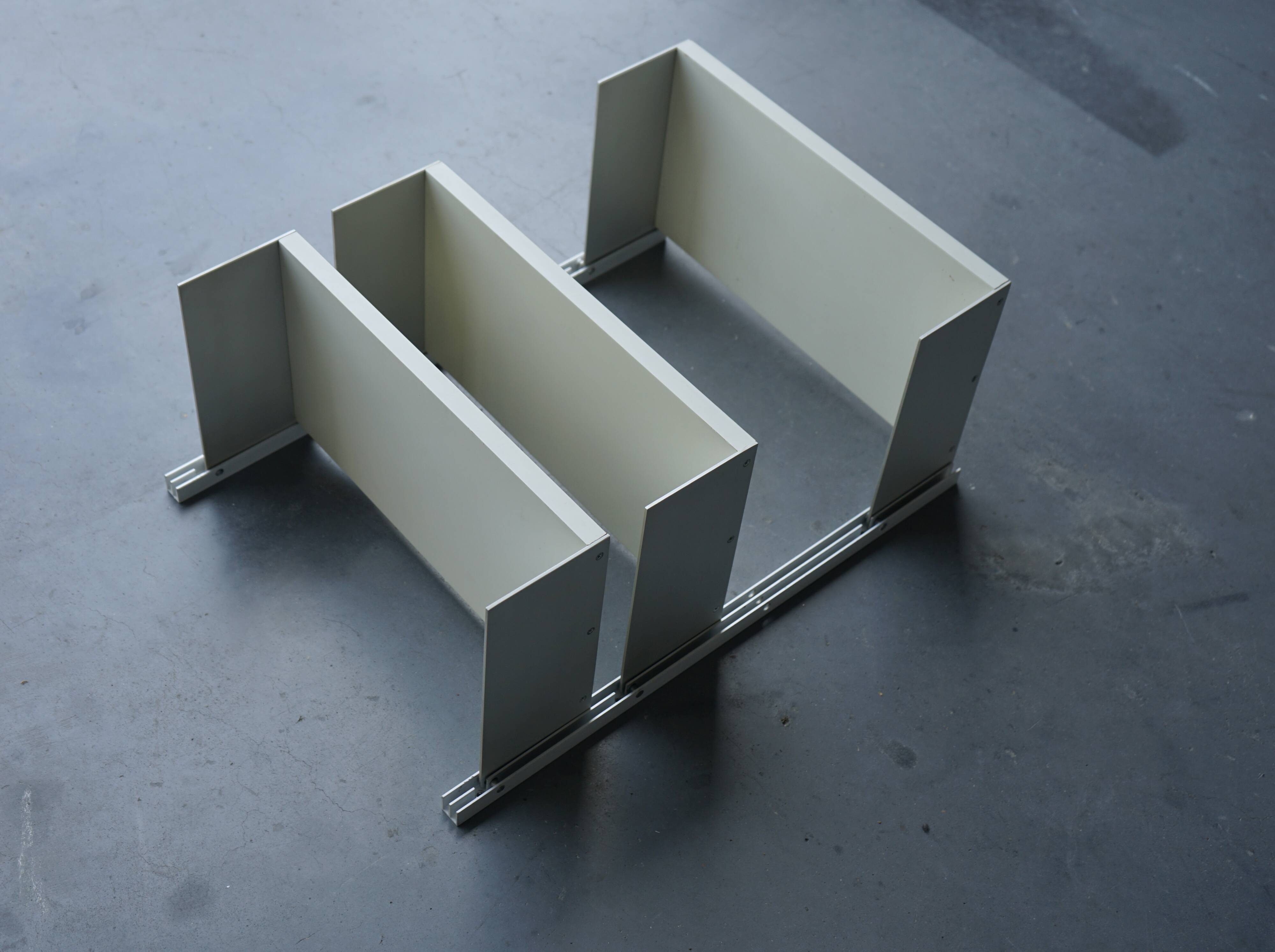 Small Wall Shelving Unit model 606 by Dieter Rams for Vitsoe. 1960s
