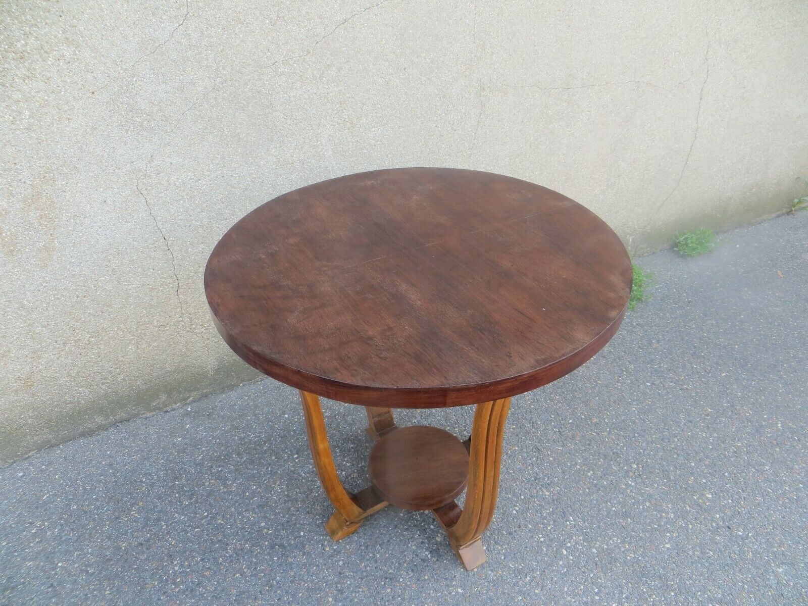 Healing 1930s in varnished wood