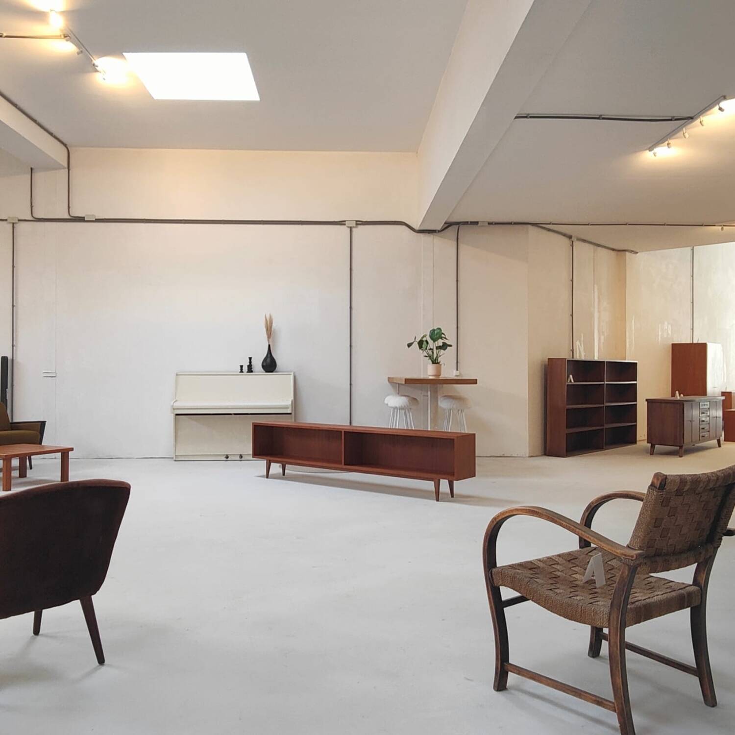 Lowboard du milieu du siècle