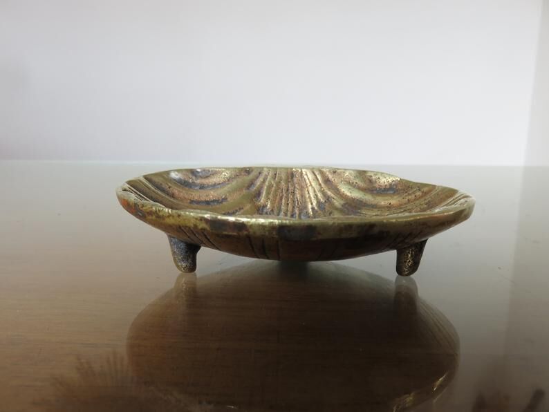 Brass "shell" ashtray made in England 60s 70s