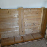 Ancienne armoire en bois massif