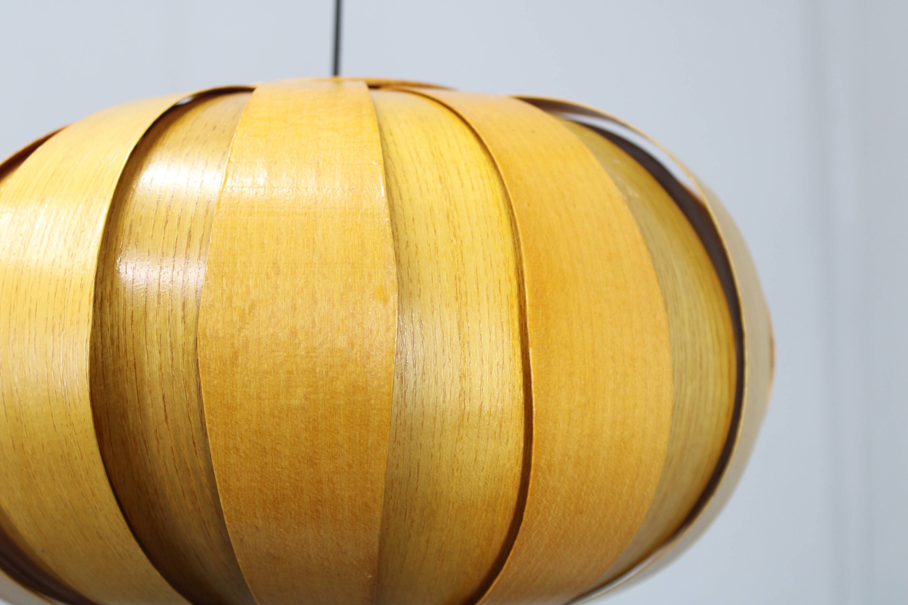 Lampe murale en bois des années 1960 par Pokrok Zilina, Tchécoslovaquie