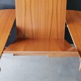 Scandinavian expandable table