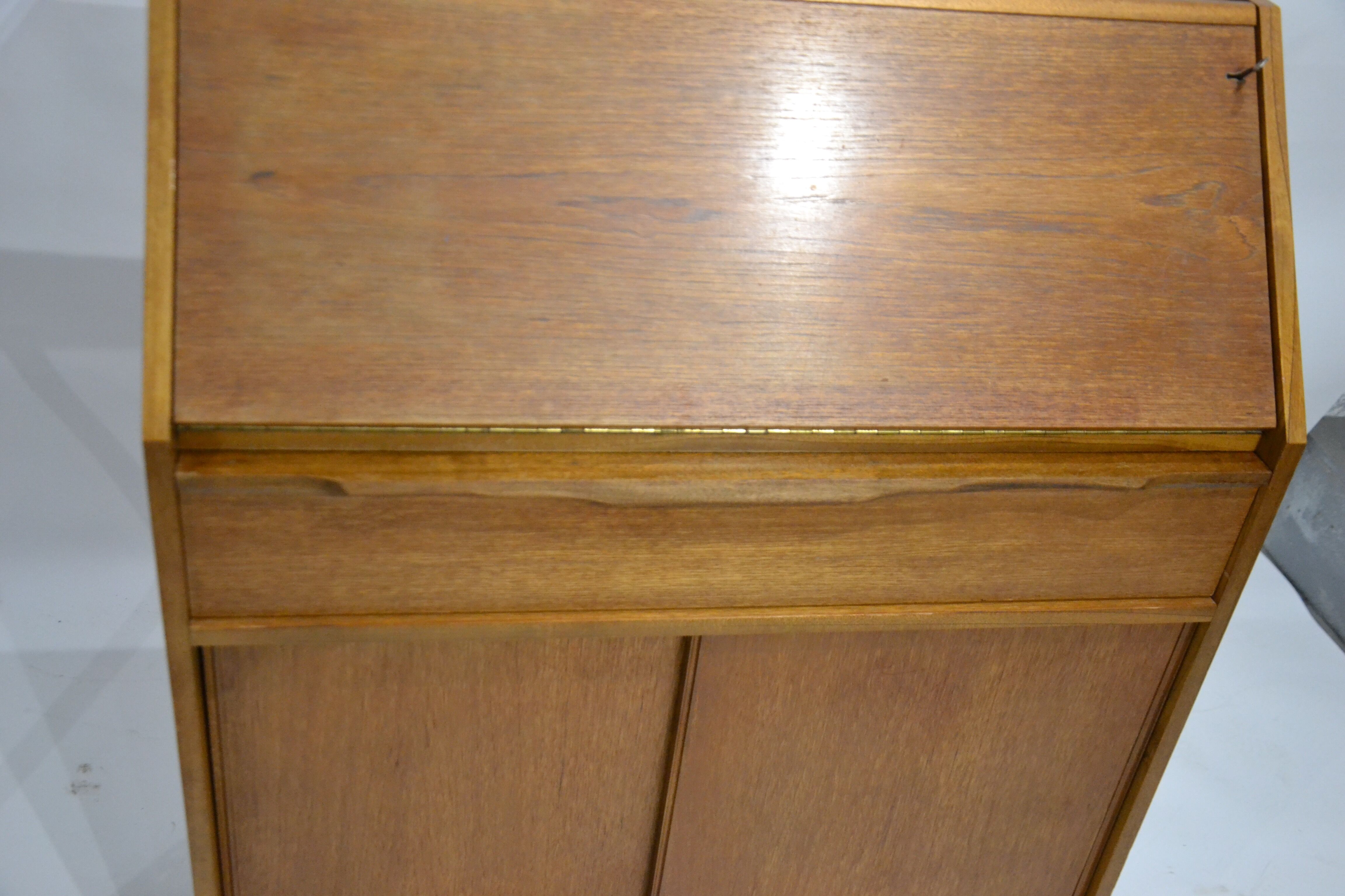 Meuble secrétaire scandinave des années 60