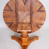 Table à manger pliante antique, fabriquée au 19ème siècle en Tchéquie. Restauré.