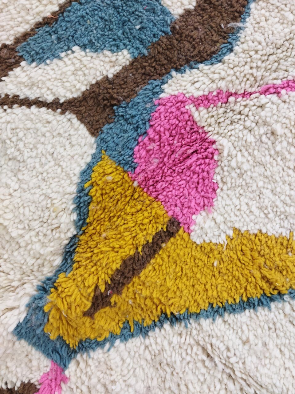 Handmade moroccan berber carpet 293 x 187 cm