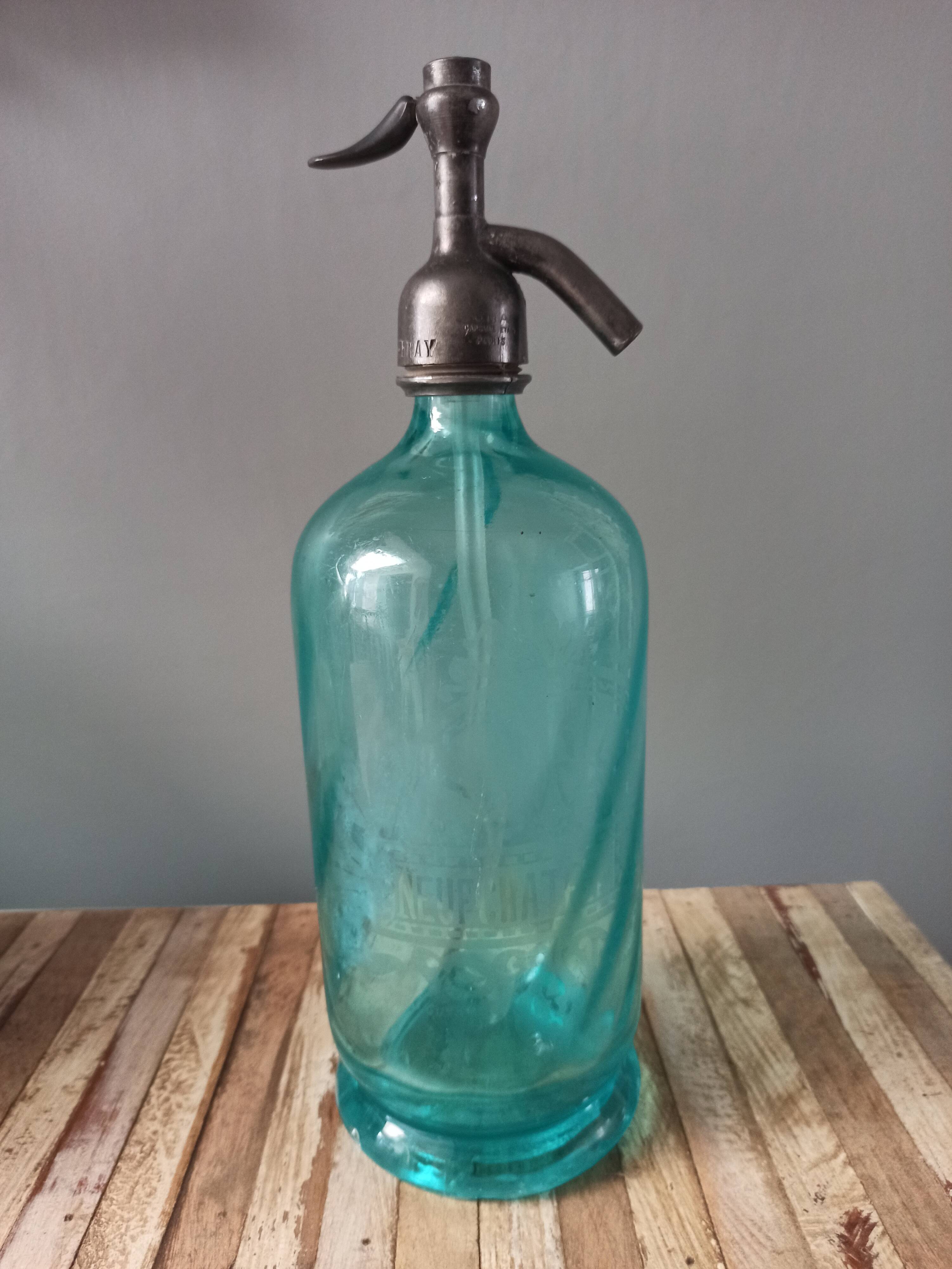 Seltzer water siphon