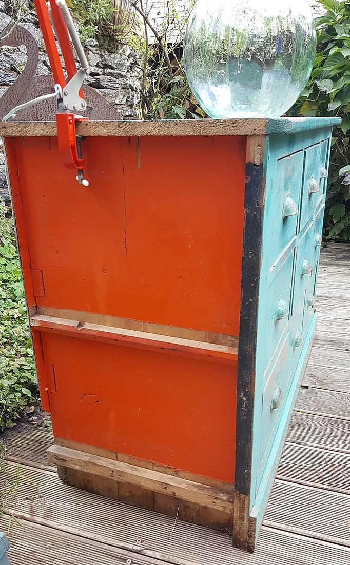 Ancien meuble de métier en bois des années 40