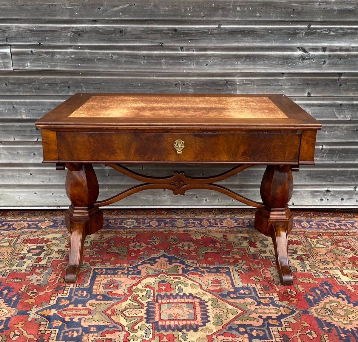 Bureau plat en acajou d’époque Charles X XIX eme siècle