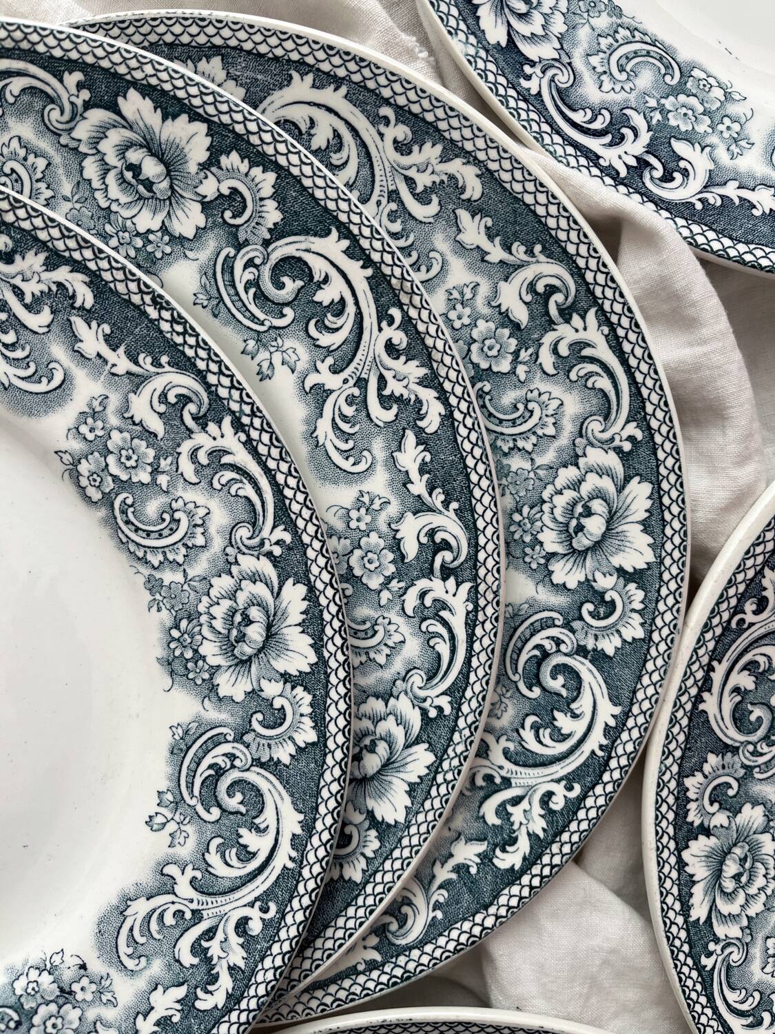 6 flat plates in iron earth “Croix de Lorraine” Saint Amand and Hamage