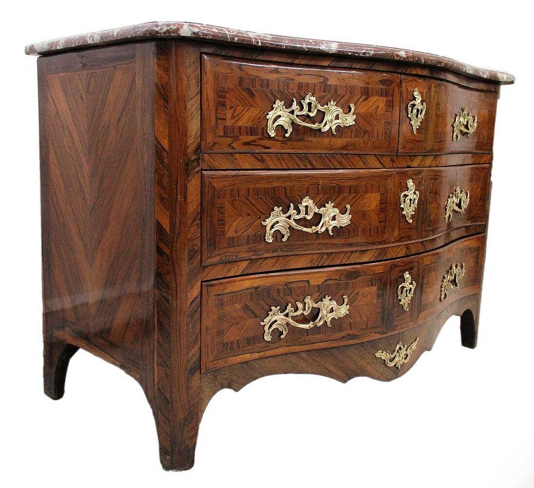 18th century Louis XV rosewood chest of drawers