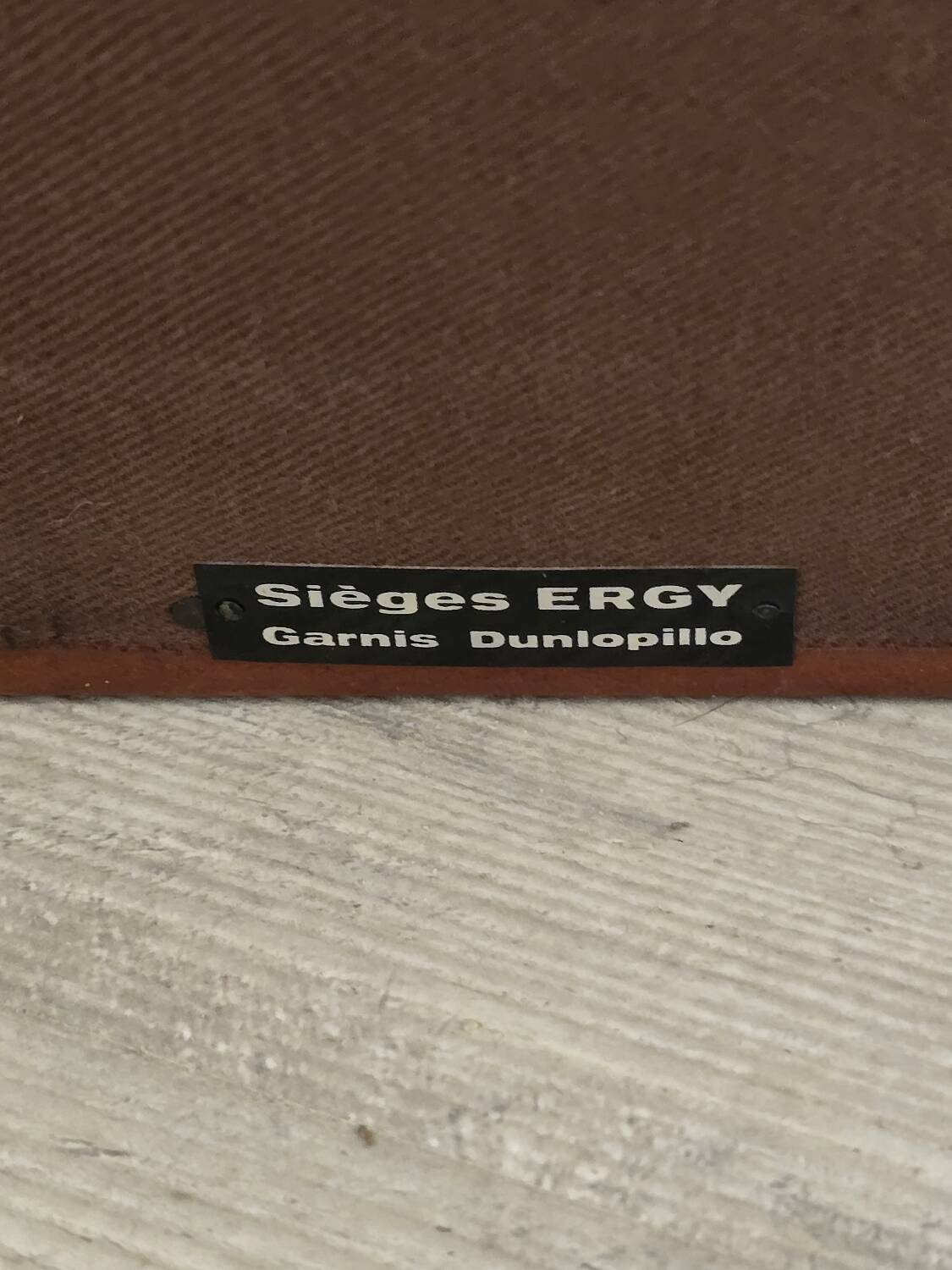 Ergy club chair