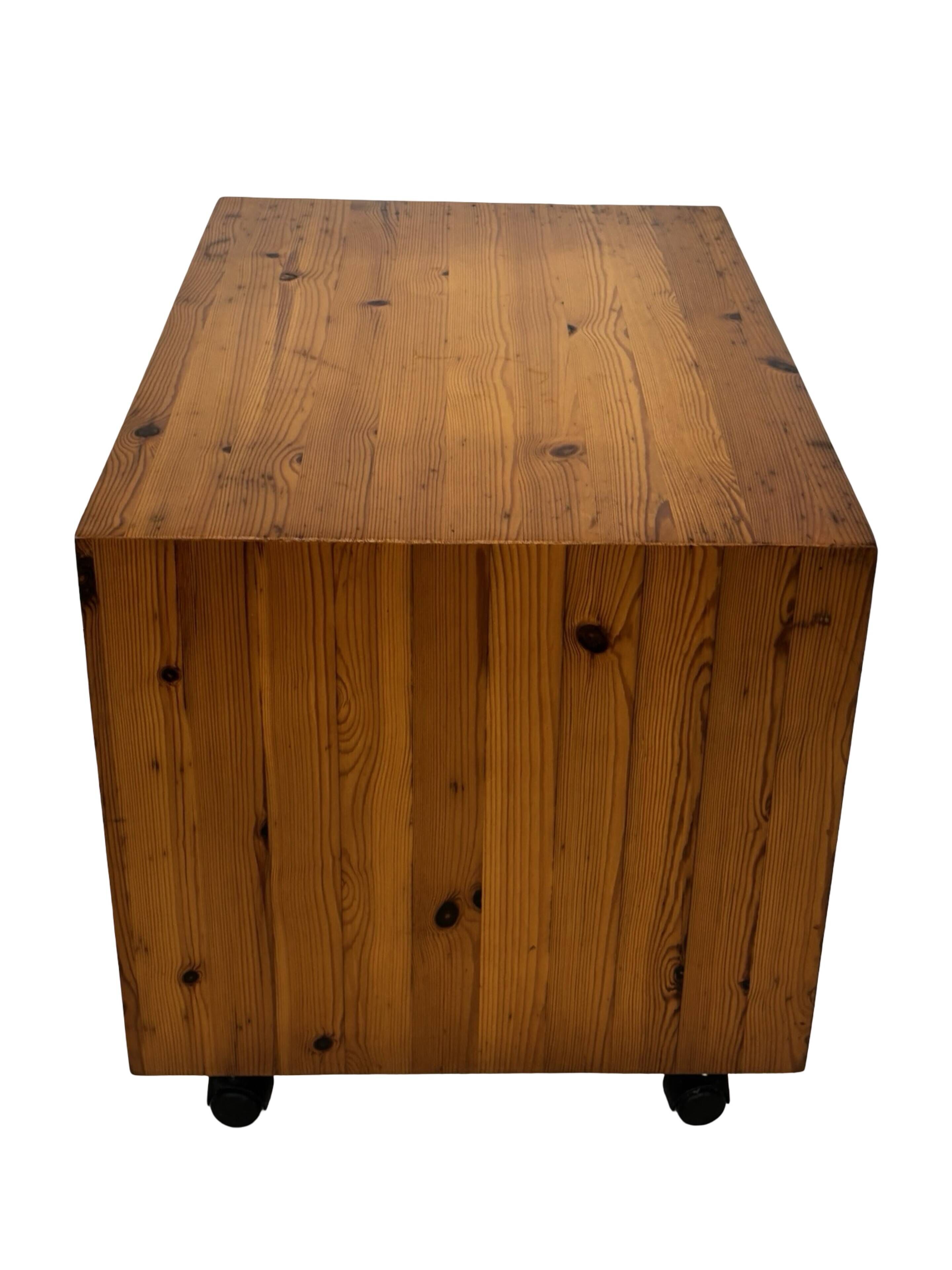 Table de chevet en pin, années 70