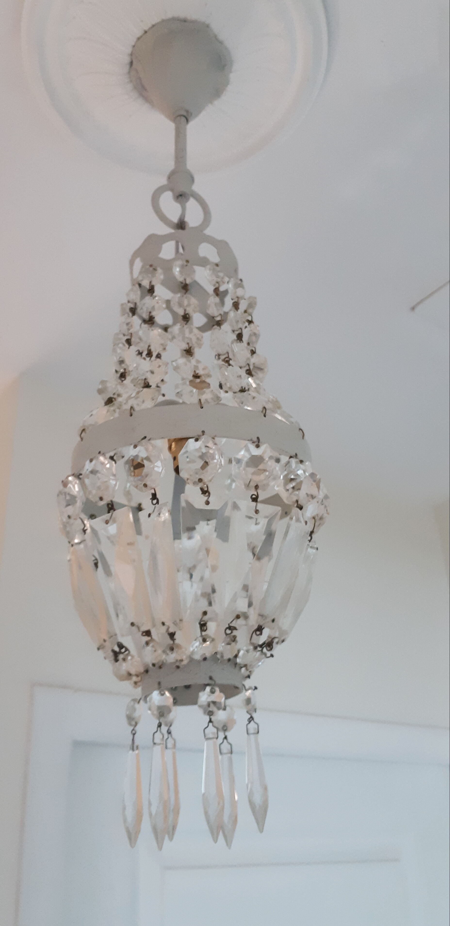 Hot air balloon chandelier with taste buds