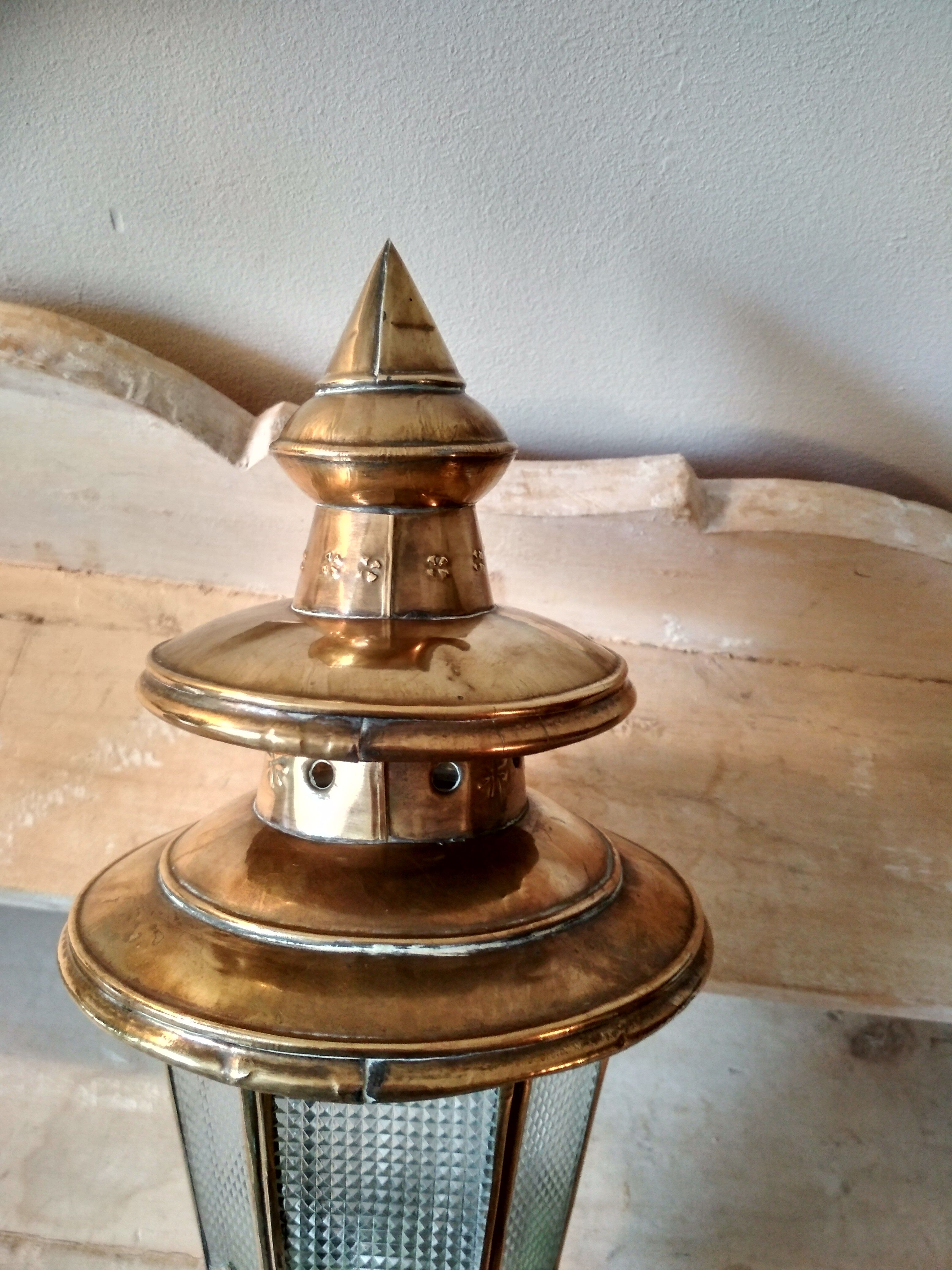 Moroccan lantern wall lamp in brass, glass and colored stained glass windows