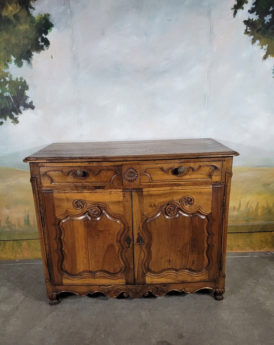 Low walnut buffet from the 18th century.
