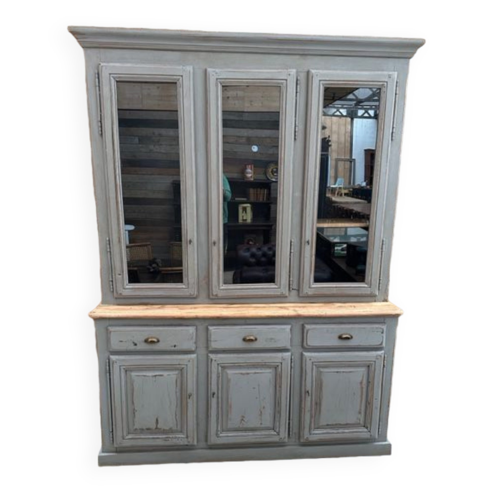 Oak vessel with grey patina