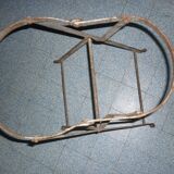 Enamelled bidet with folding support