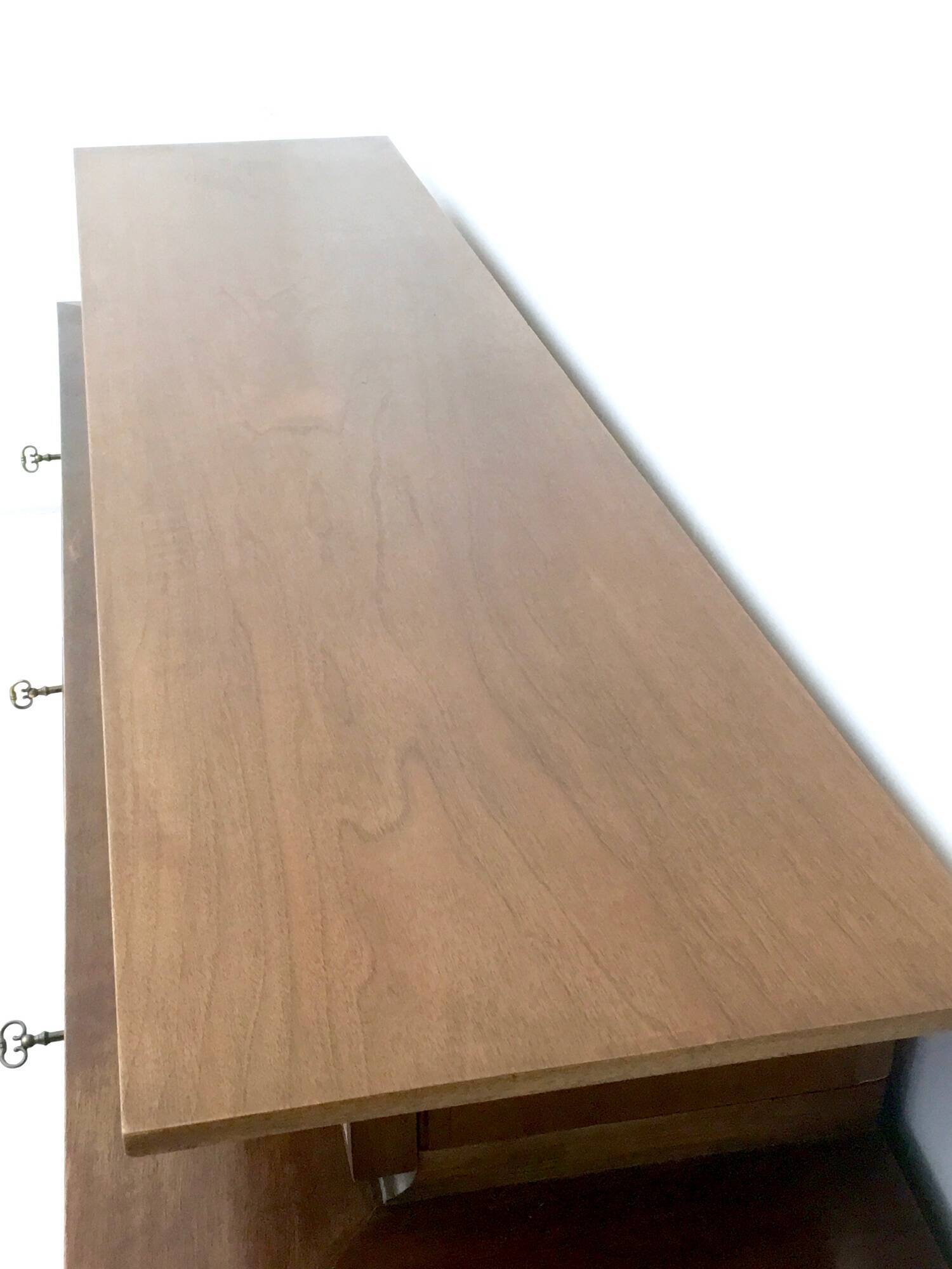 Vintage High-Quality Walnut Cabinet in the Style of Paolo Buffa, Italy