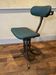 Chaise d'atelier industriel bienaise tissus vert 1951
