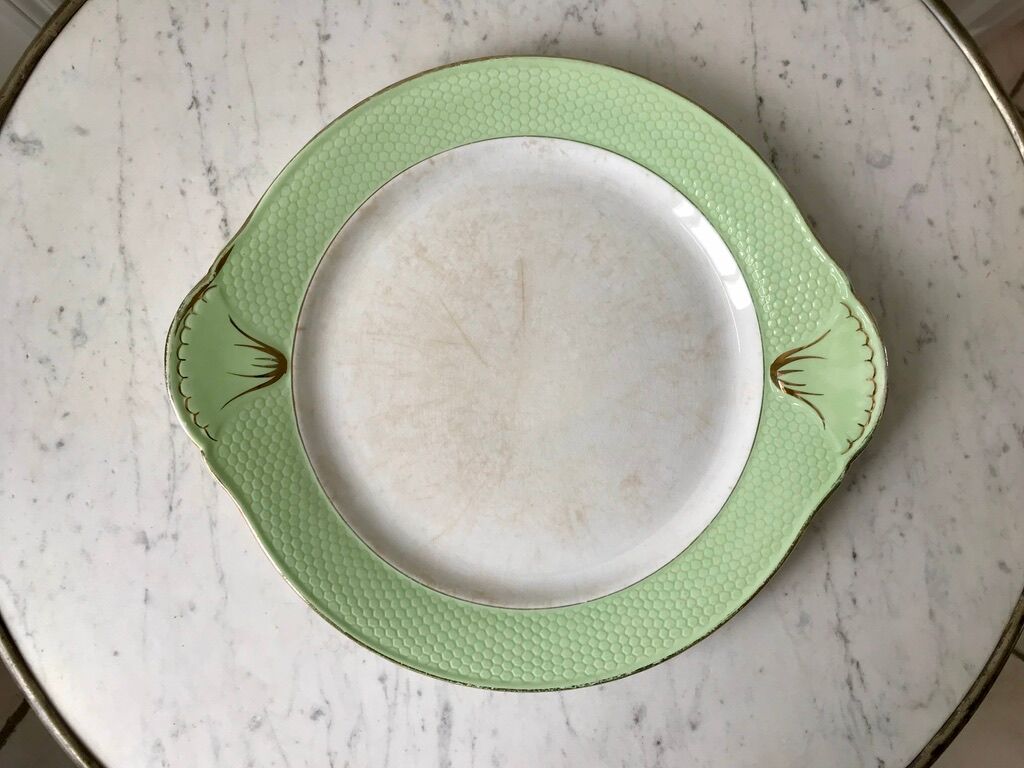 pastel green cake dish honeycomb Moulin des Loups / L'Amandinoise years 52