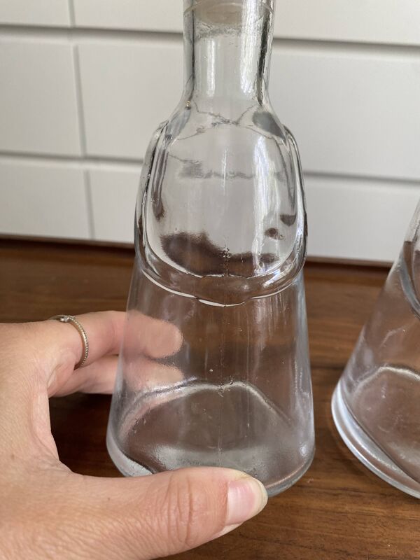Paire de carafe d'Erik Hoglund pour Neiman marcus série ''people'' kosta boda