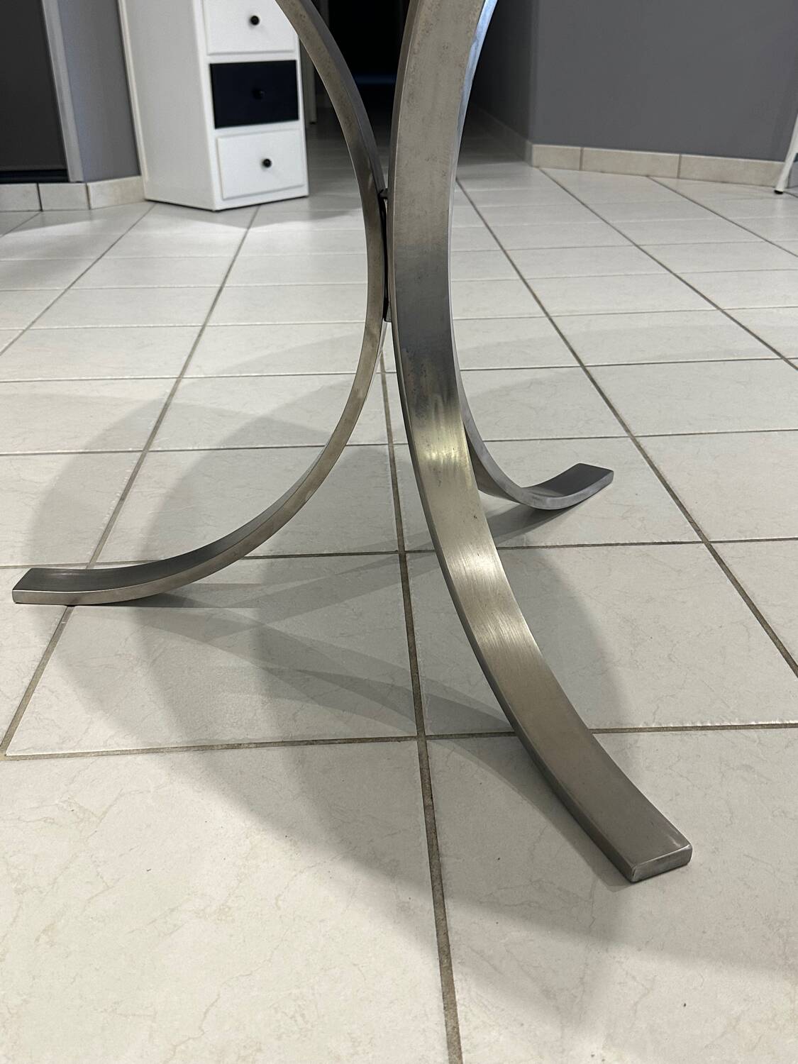 Vintage 1970s white Carrara marble dining table