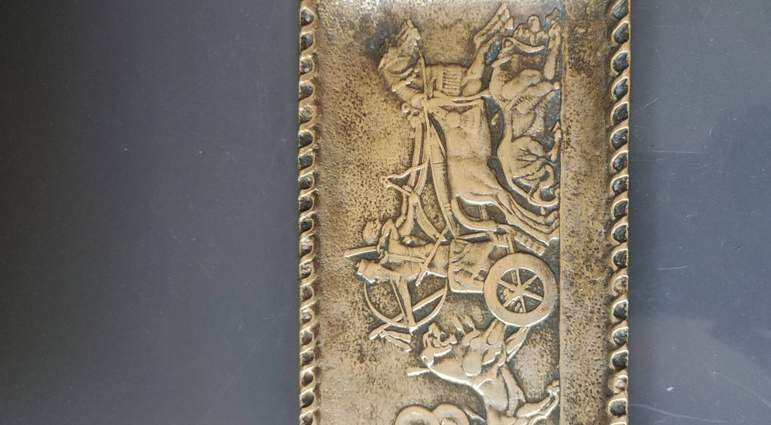 Vide Poche Bronze signé Max Le Verrier. Scène Antique. Dim 15 x 8 cm