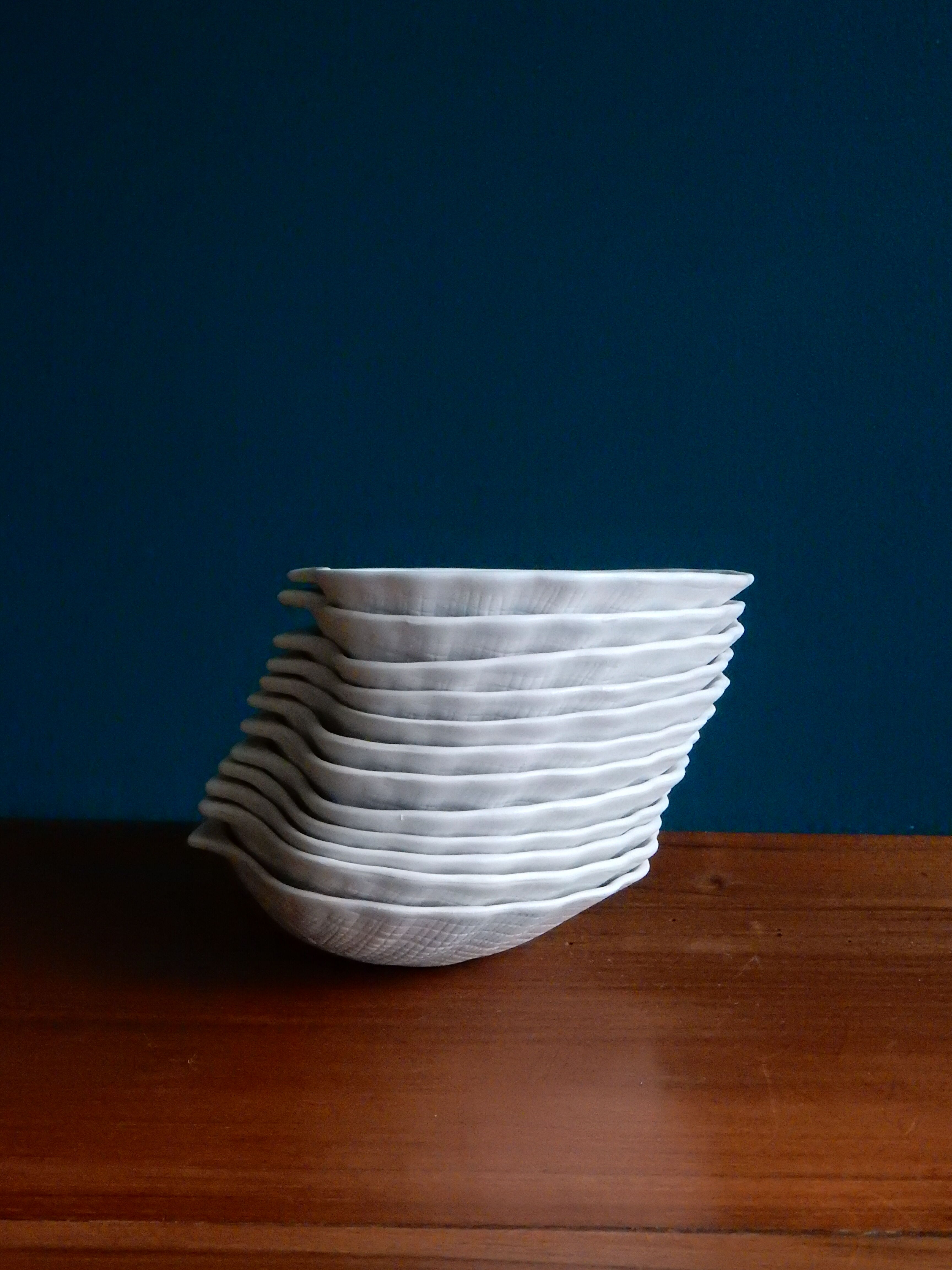 12 coquilles Saint Jacques porcelaine biscuit