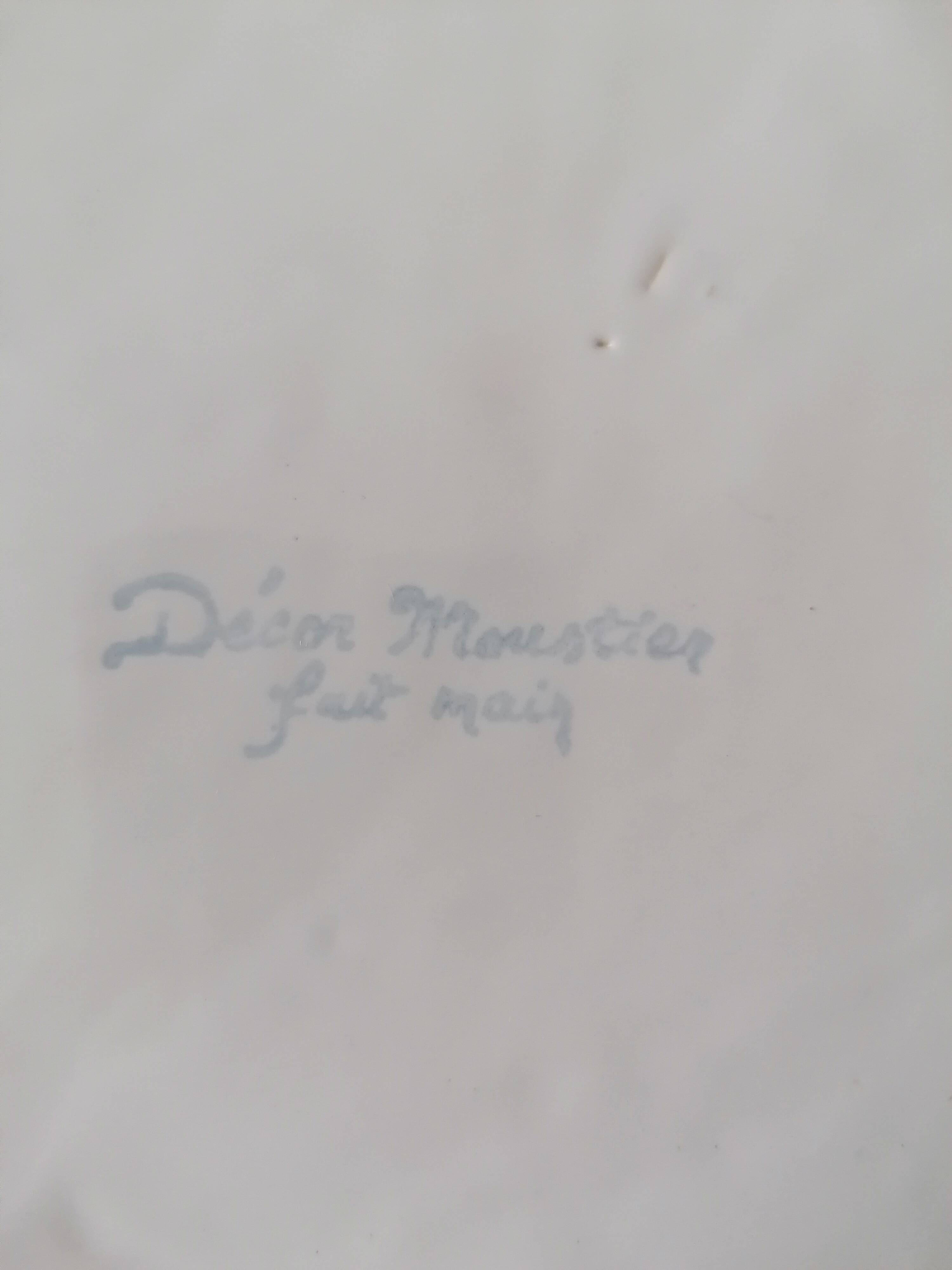Moustier faience plate