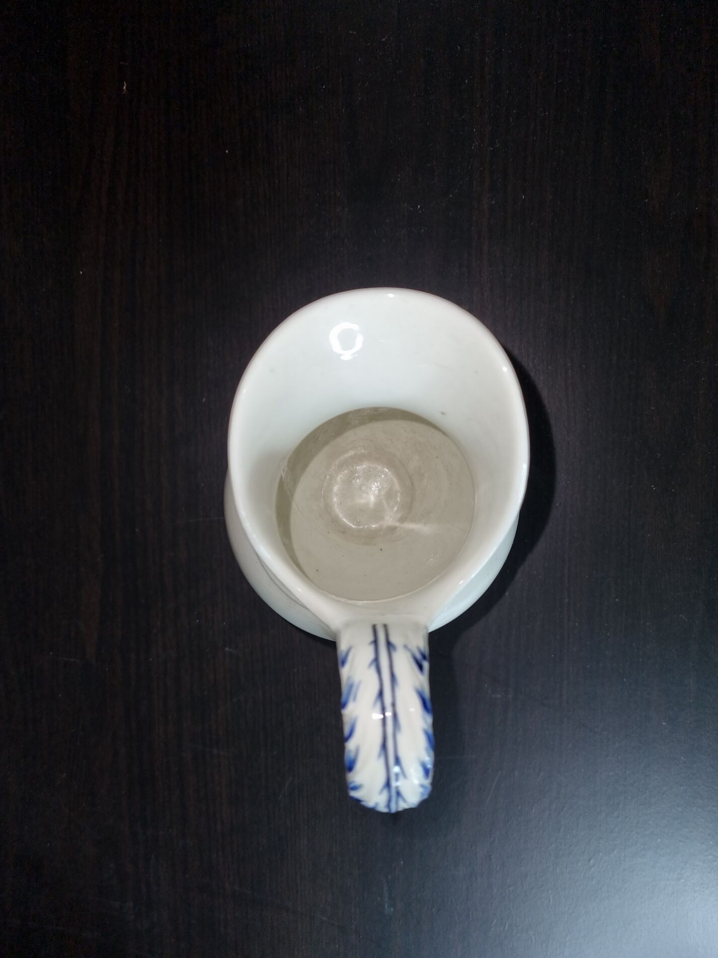 Pot à lait en porcelaine de Tournai