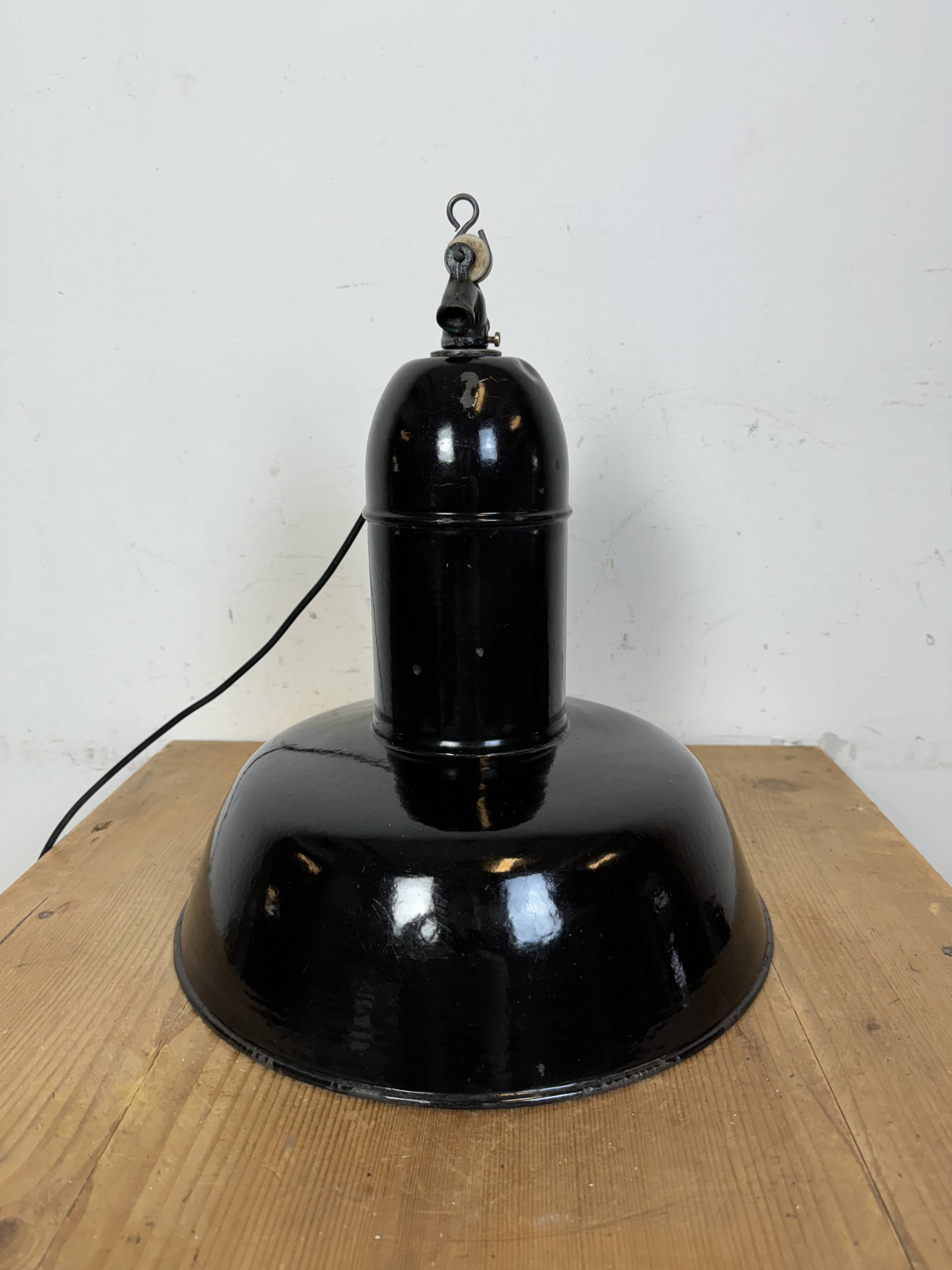 Industrial Black Enamel Factory Lamp with Cast Iron Top, 1930s