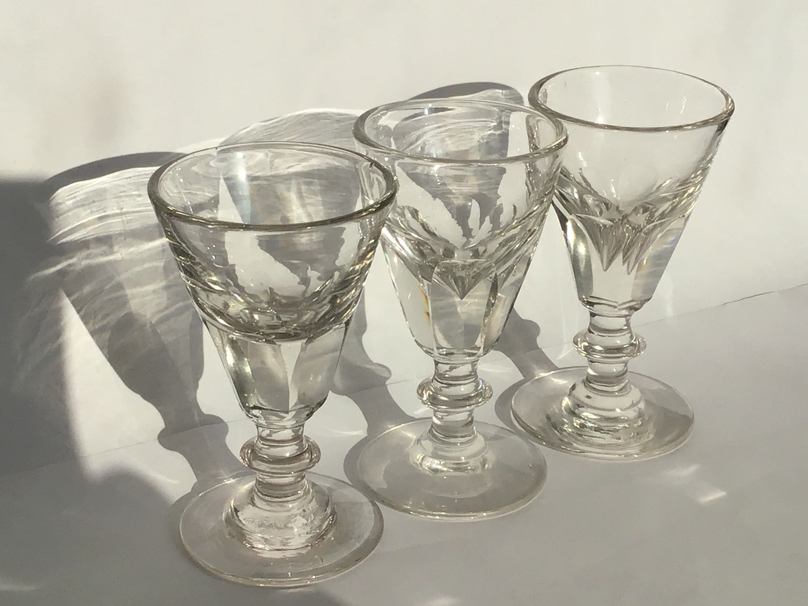 3 glasses old bistro thick aperitif